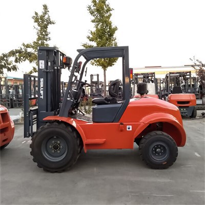 Chariot élévateur tout terrain à 3 roues